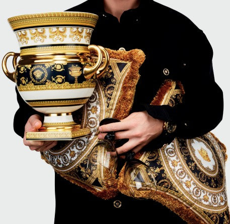 Versace I Love Baroque Amphora Vase in black, white, and gold — Limited Edition Rosenthal meets Versace porcelain vase 2023.