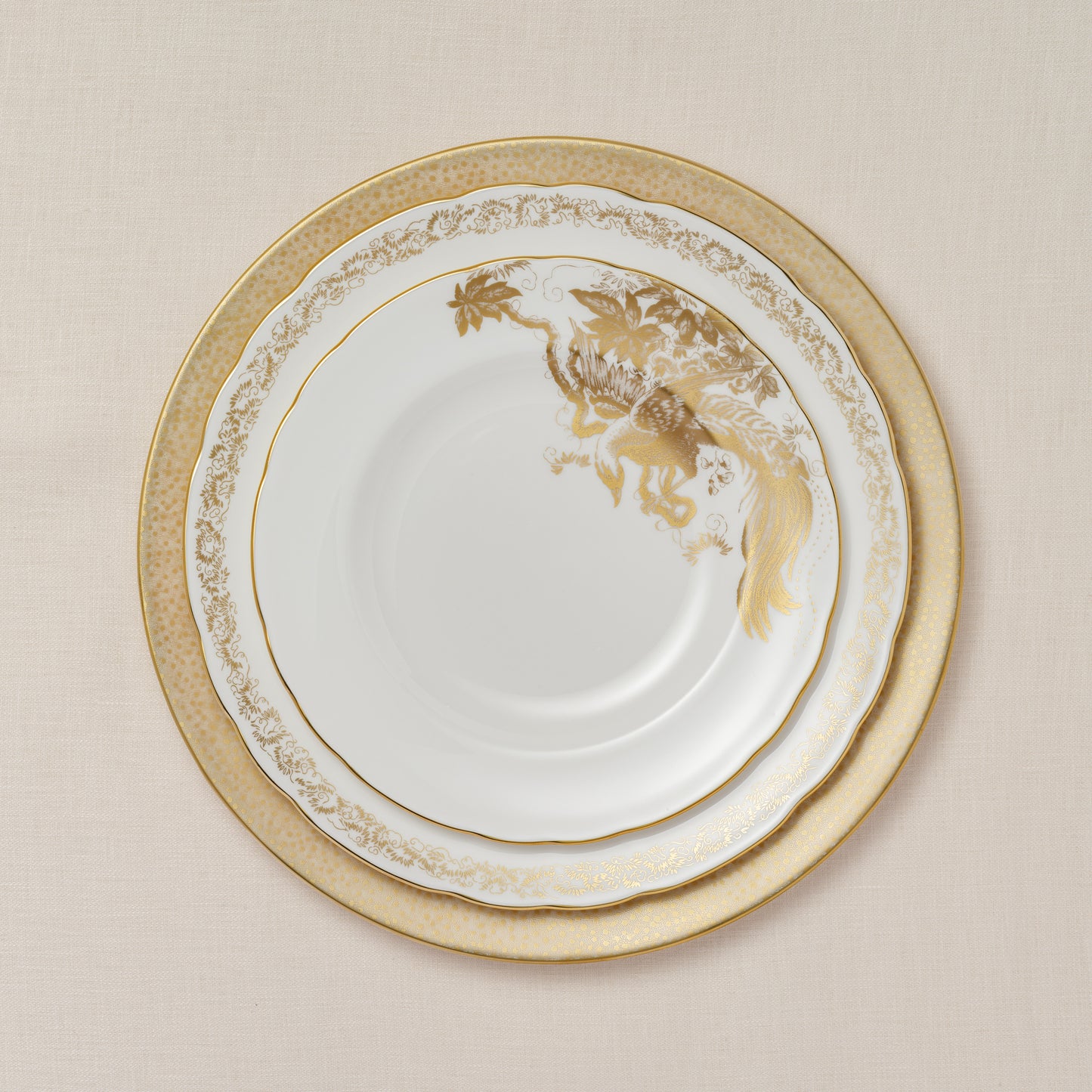 Royal Crown Derby Aves Gold Motif Dinner Plate (27cm) – alternate official product image