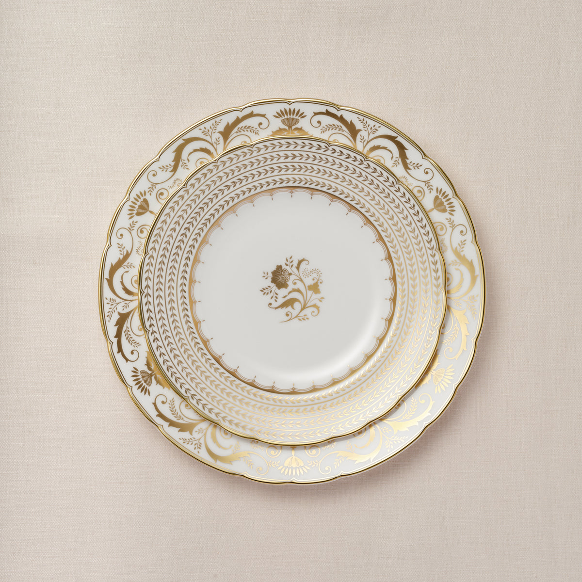 Royal Crown Derby Darley Abbey White Open Vegetable Dish (24cm) – alternate official product image
