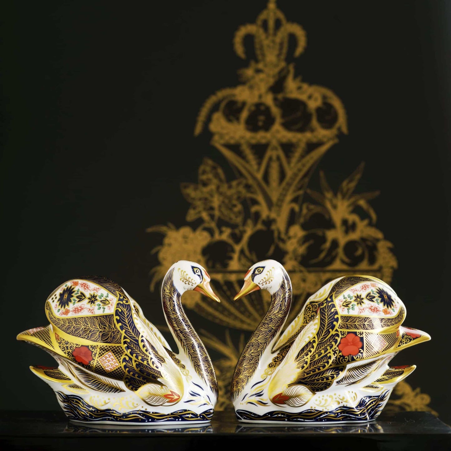 Royal Crown Derby Old Imari Solid Gold Band Swan – alternate official product image