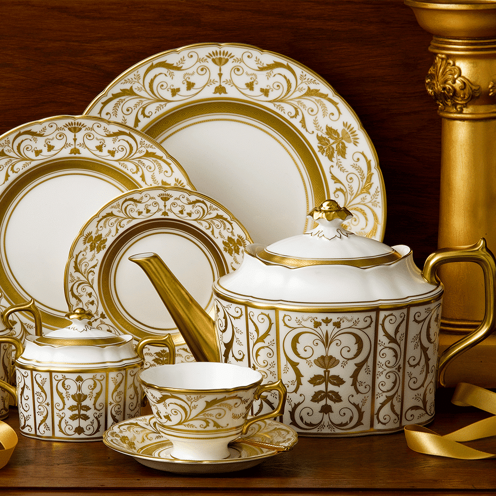 Royal Crown Derby Regency White Teapot (1650ml) – alternate official product image