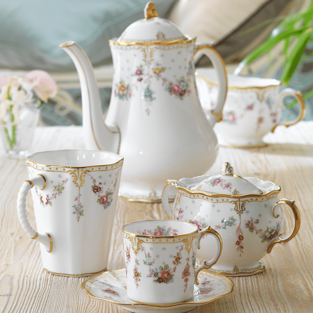 Royal Crown Derby Royal Antoinette Salt and Pepper (10cm) – alternate official product image