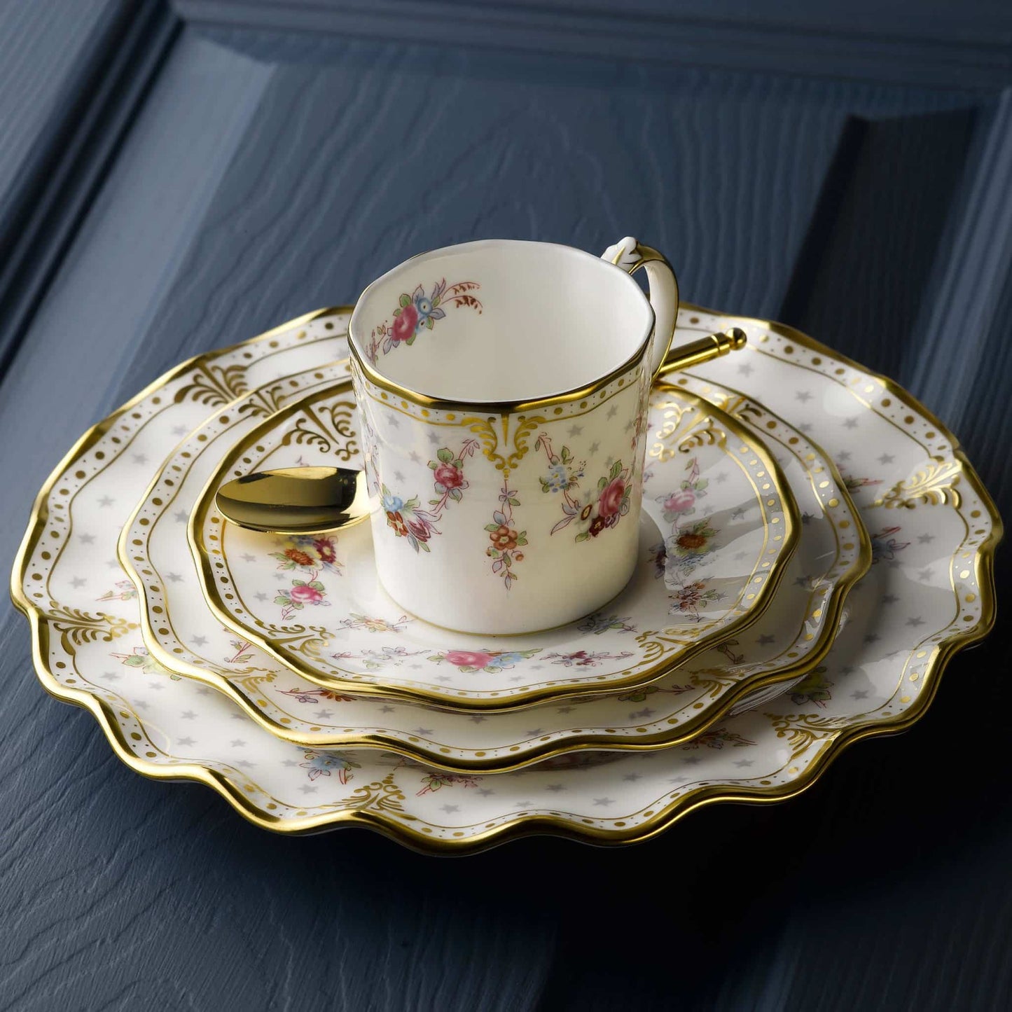 Royal Crown Derby Royal Antoinette Salad Plate Boxed(21cm) – alternate official product image