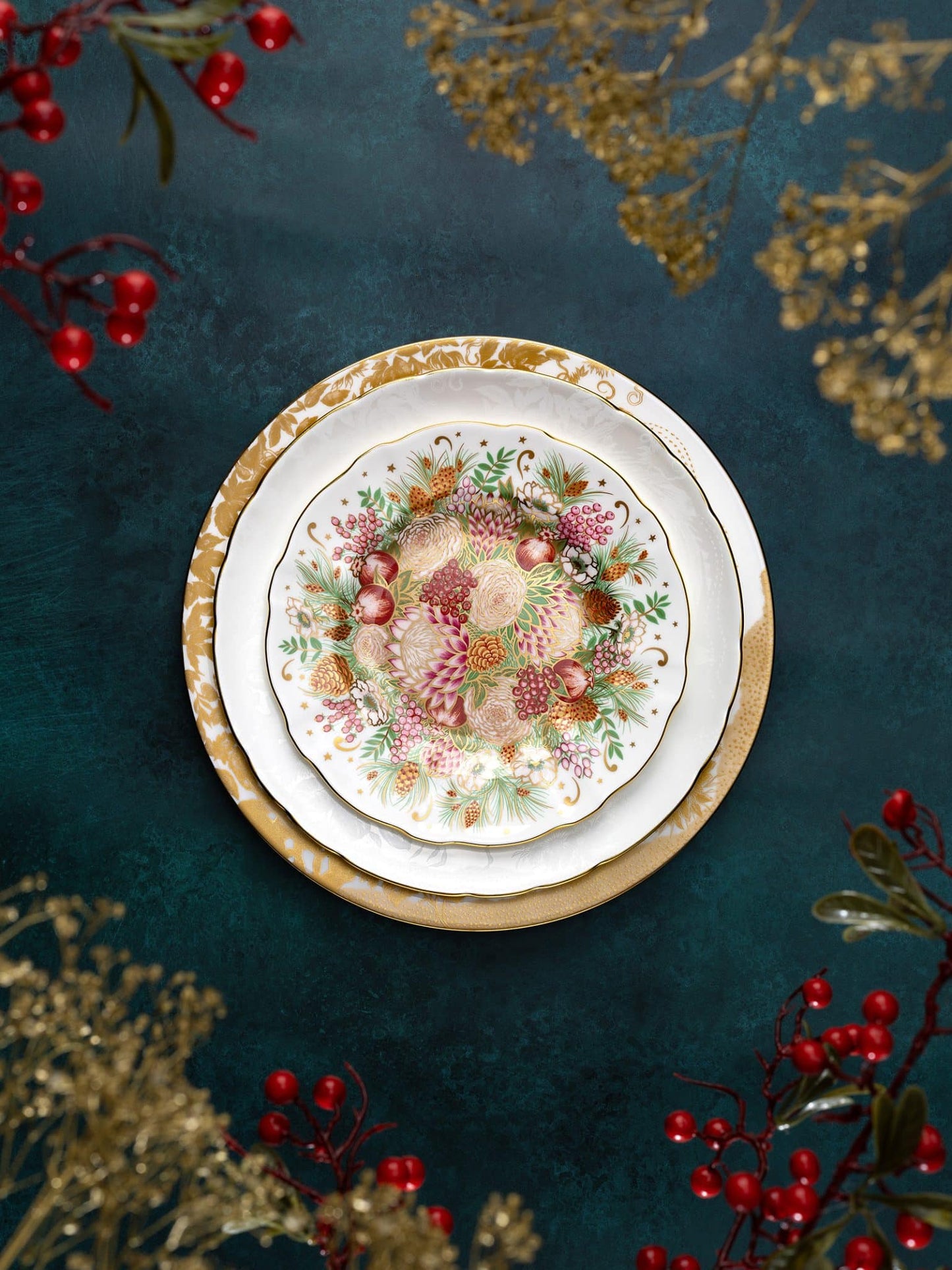 Royal Crown Derby Holiday Bouquet Accent Plate (21cm) – alternate official product image