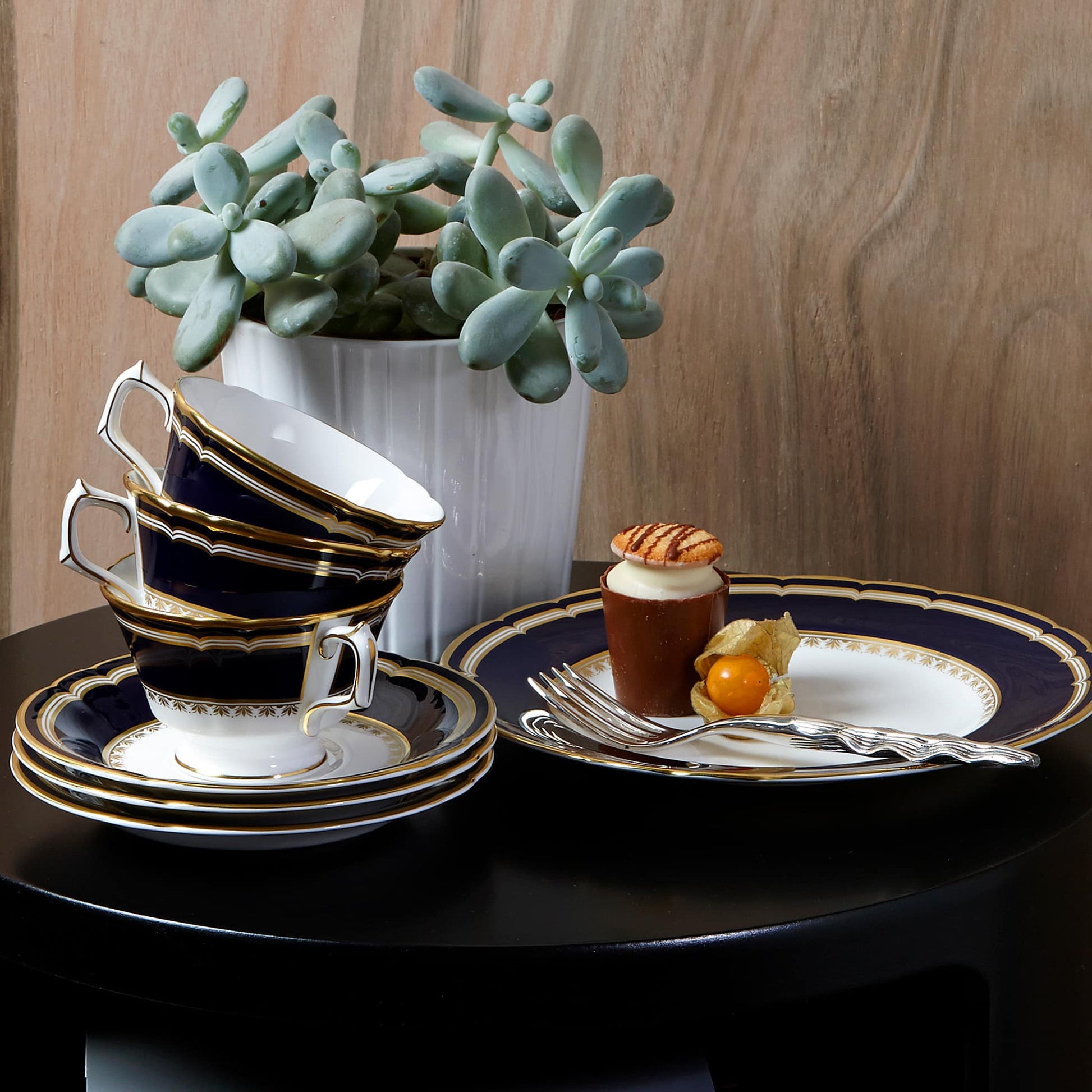 Royal Crown Derby Ashbourne Chop Dish (35cm) – alternate official product image