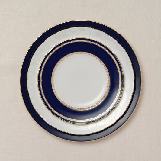 Royal Crown Derby Ashbourne Oval Dish (41cm) – alternate official product image