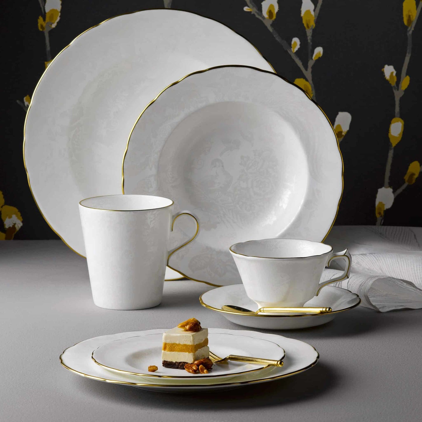 Royal Crown Derby Aves Pearl Dinner Plate (27cm) – alternate official product image