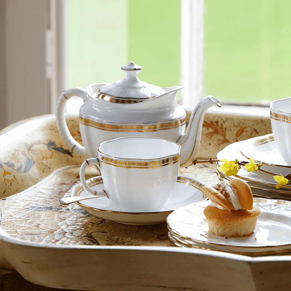Royal Crown Derby Carlton Gold Teacup (220ml) – alternate official product image