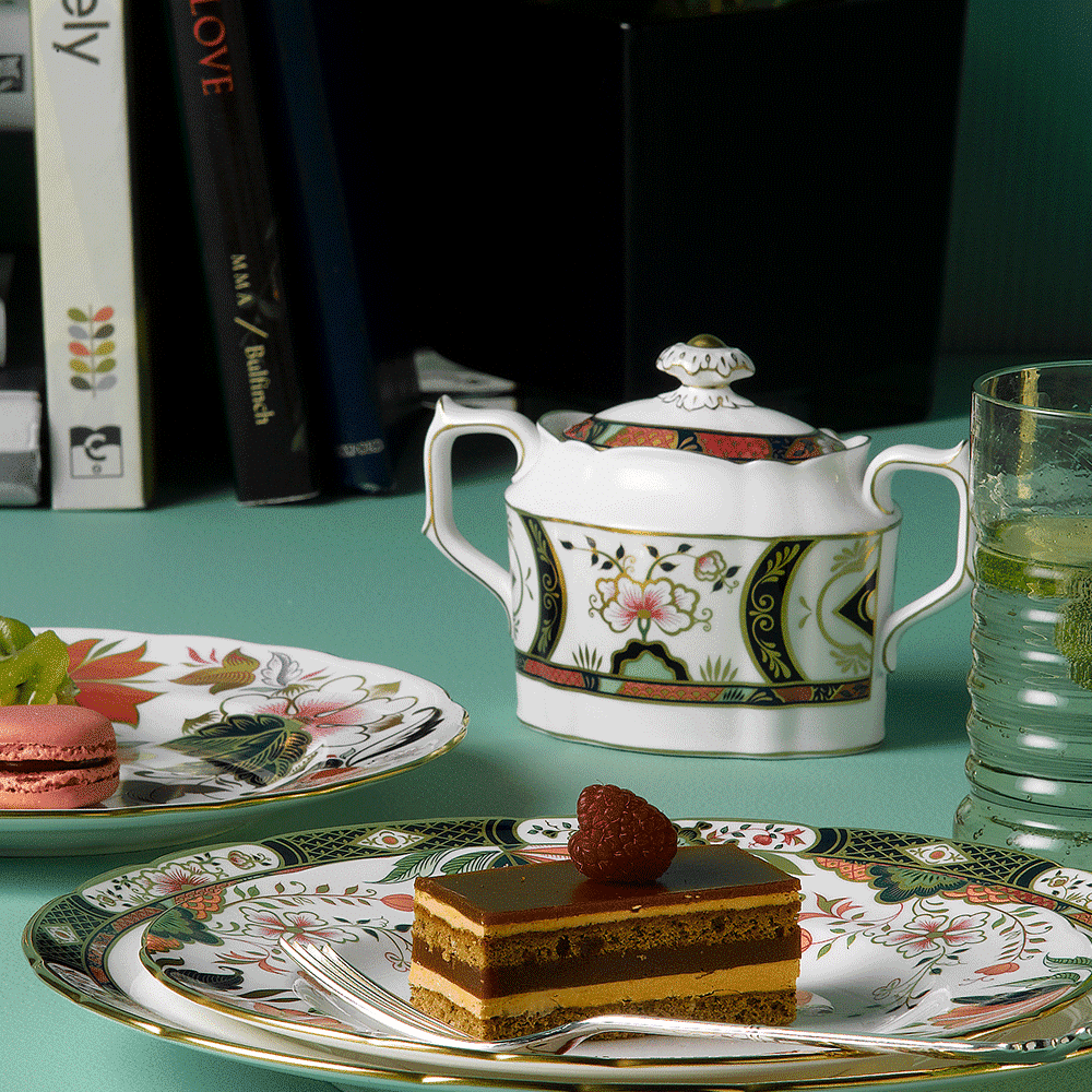 Royal Crown Derby Chelsea Garden Covered Sugar (310ml) – alternate official product image