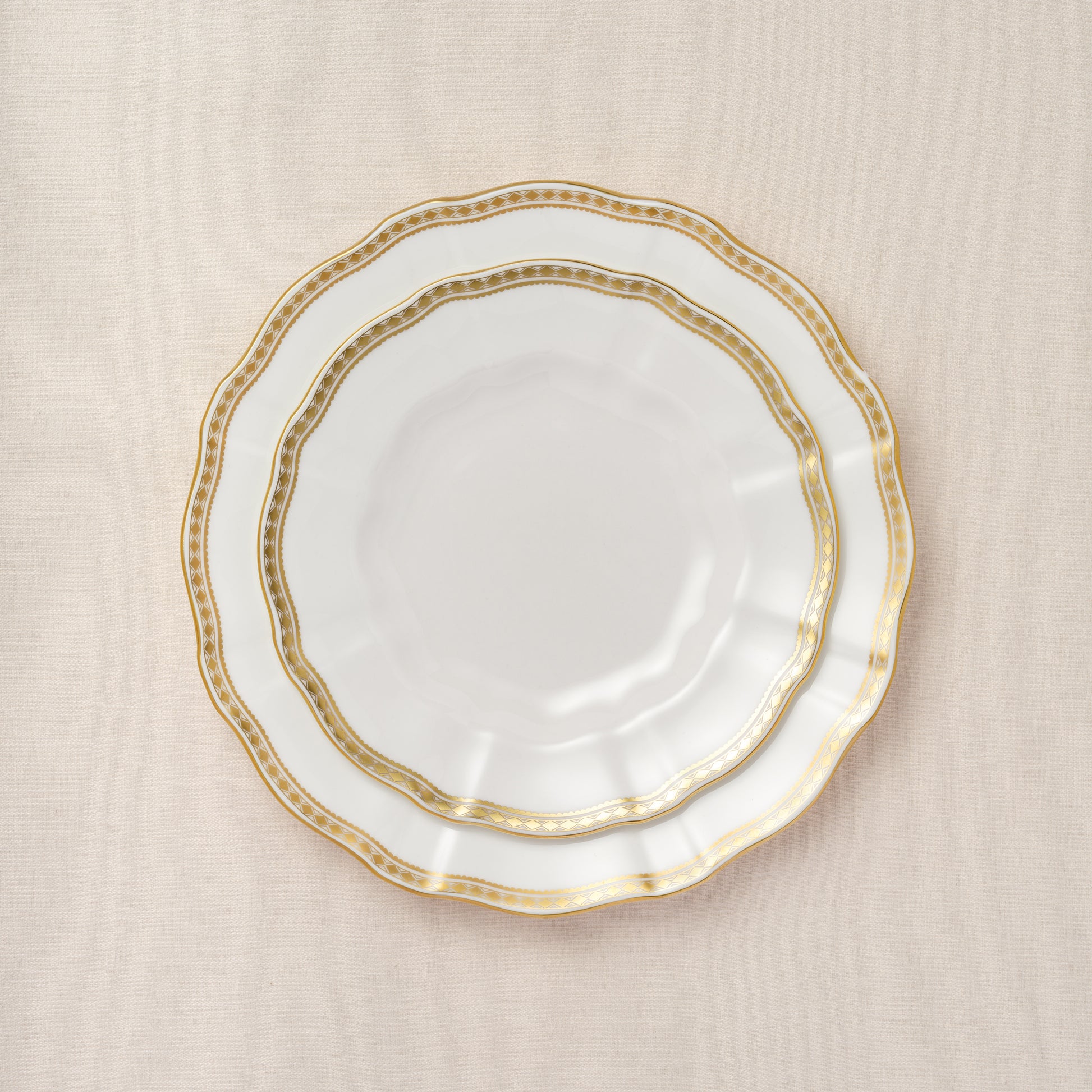 Royal Crown Derby Carlton Gold Oval Dish (41cm) – alternate official product image