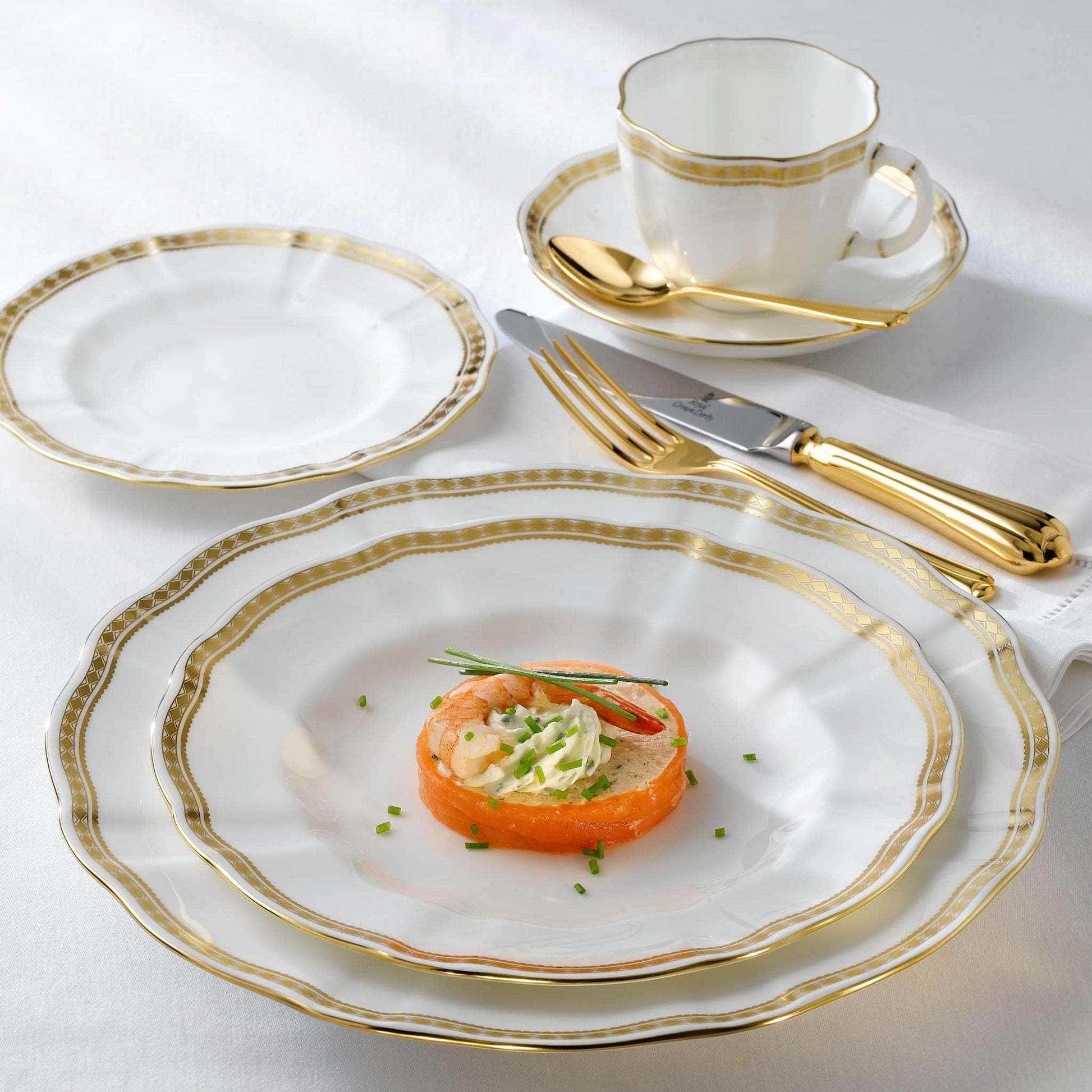 Royal Crown Derby Carlton Gold Cream Jug (340ml) – alternate official product image