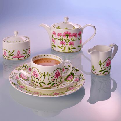 Royal Crown Derby Cobblers Cove Camelot Trinket Box (7cm) – alternate official product image