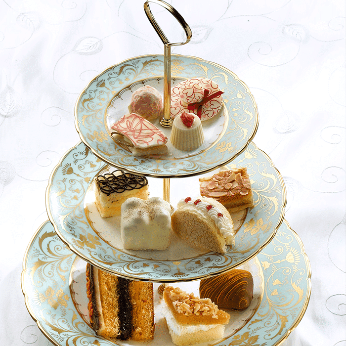 Royal Crown Derby Darley Abbey Three Tier Cake Stand (34cm) – alternate official product image