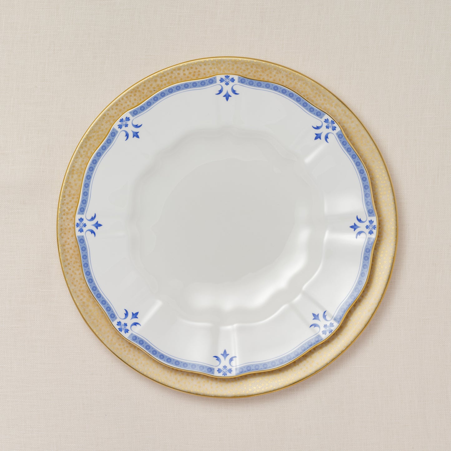 Royal Crown Derby Grenville Dinner Plate (27cm) – alternate official product image