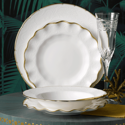 Royal Crown Derby Darley Abbey Pure Gold Fluted Dessert Plate (22cm) – alternate official product image