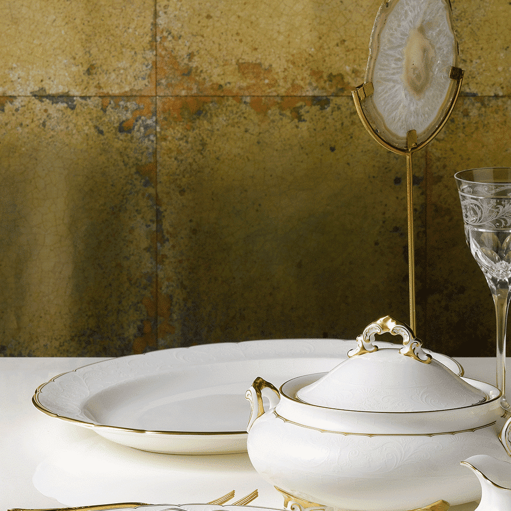 Royal Crown Derby Darley Abbey Pure Gold Oval Dish (41cm) – alternate official product image