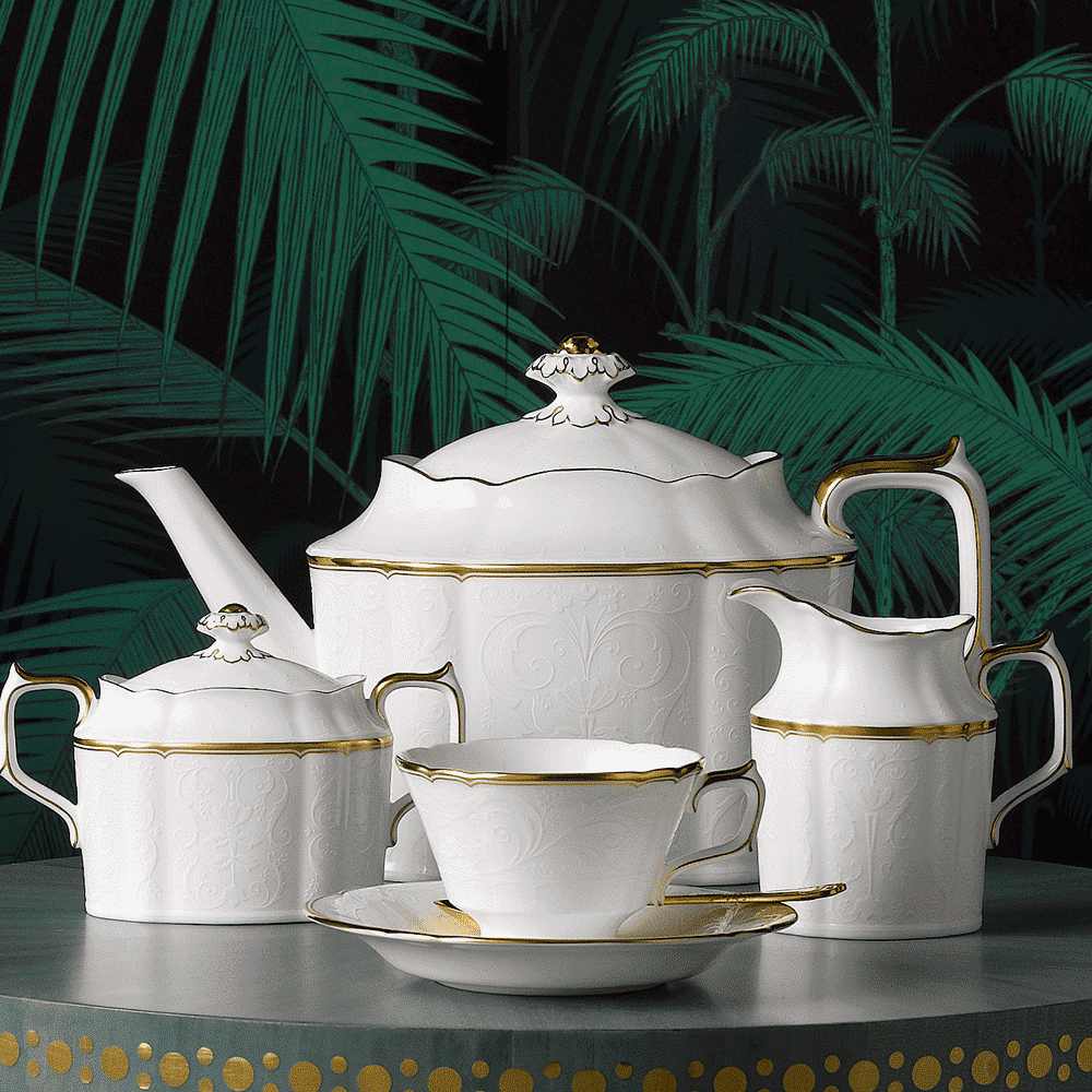 Royal Crown Derby Darley Abbey Pure Gold Cream Jug (280ml) – alternate official product image