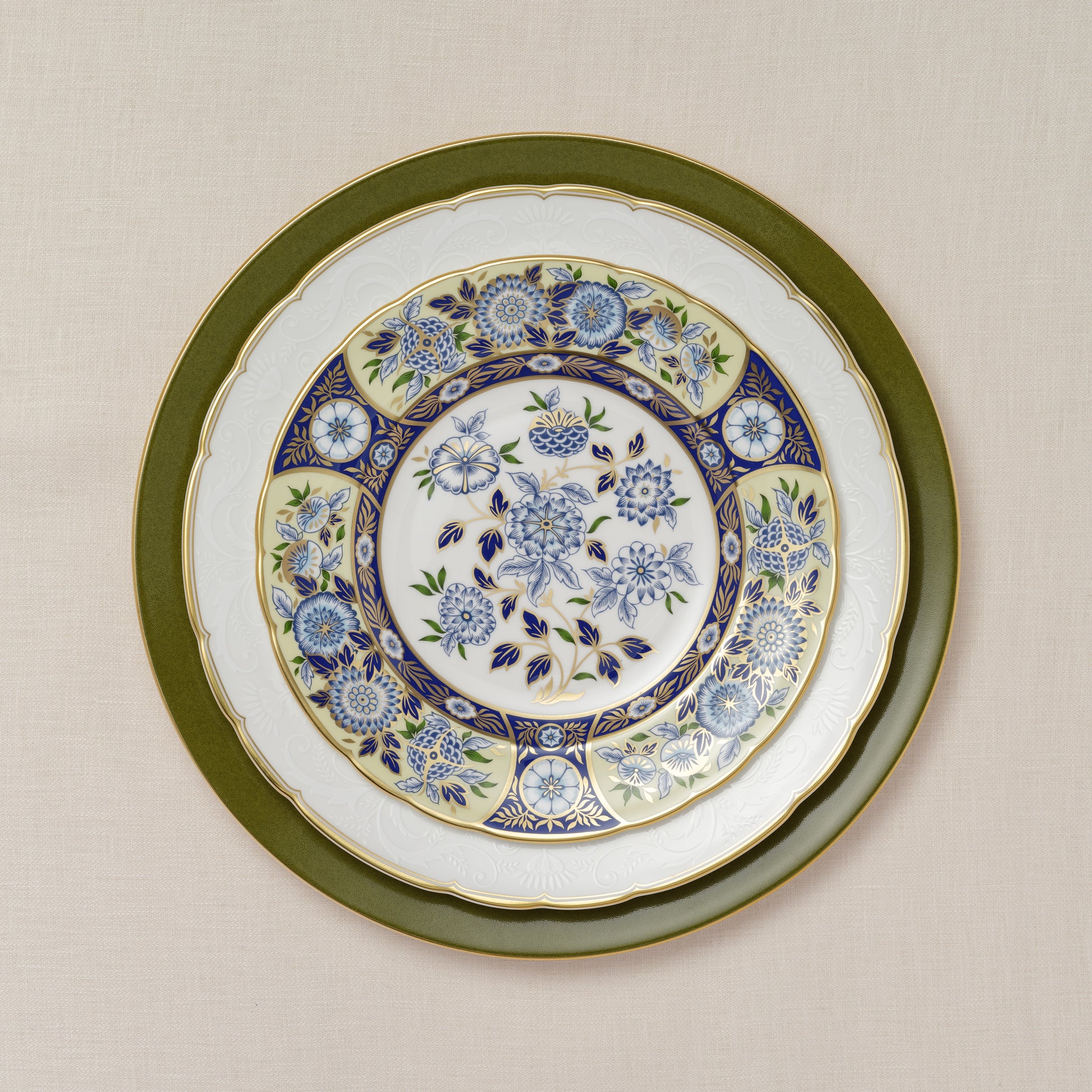 Royal Crown Derby Midori Meadow Accent Plate (21cm) – alternate official product image