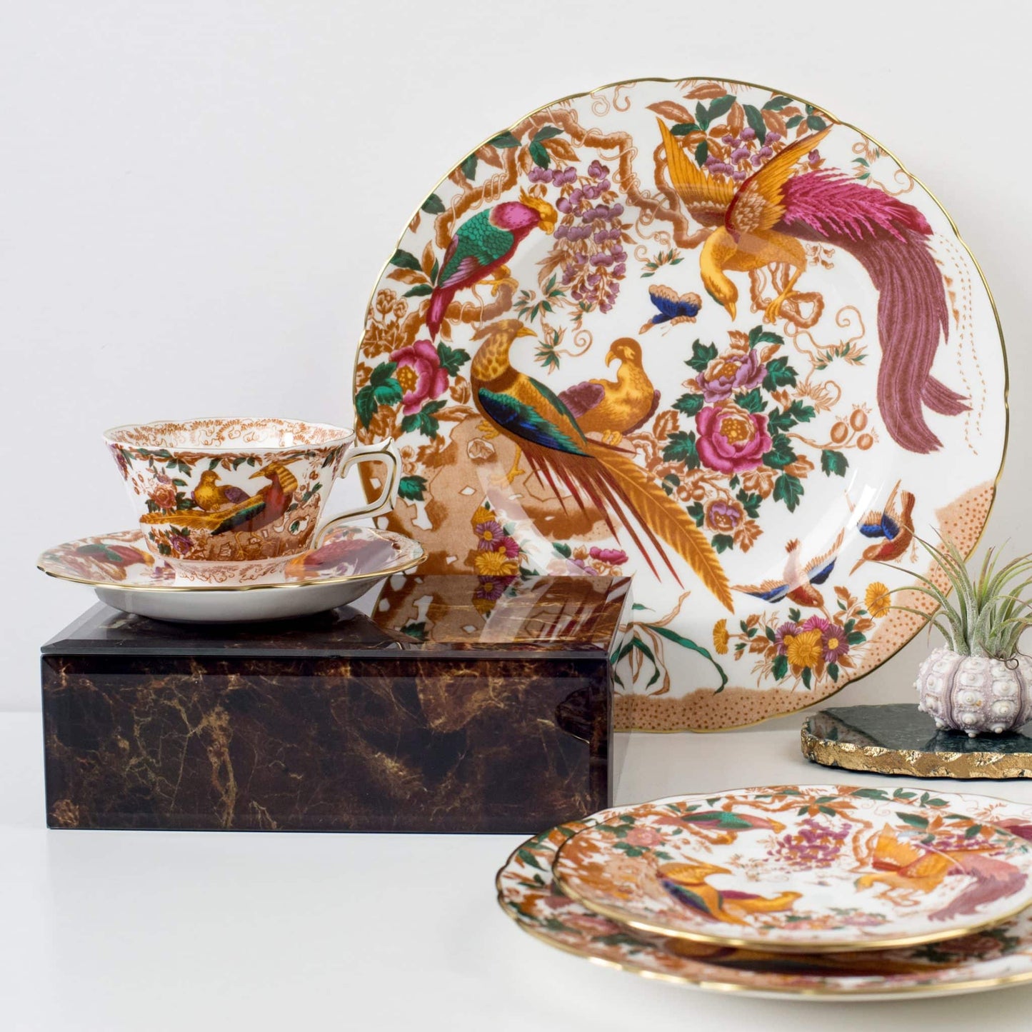 Royal Crown Derby Olde Aves Covered Vegetable Dish (1700ml) – alternate official product image