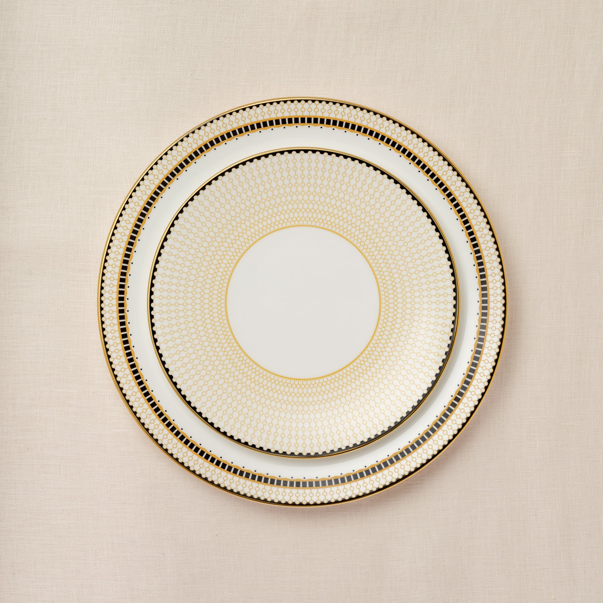 Royal Crown Derby Oscillate Ochre Dinner Plate (27cm) – alternate official product image