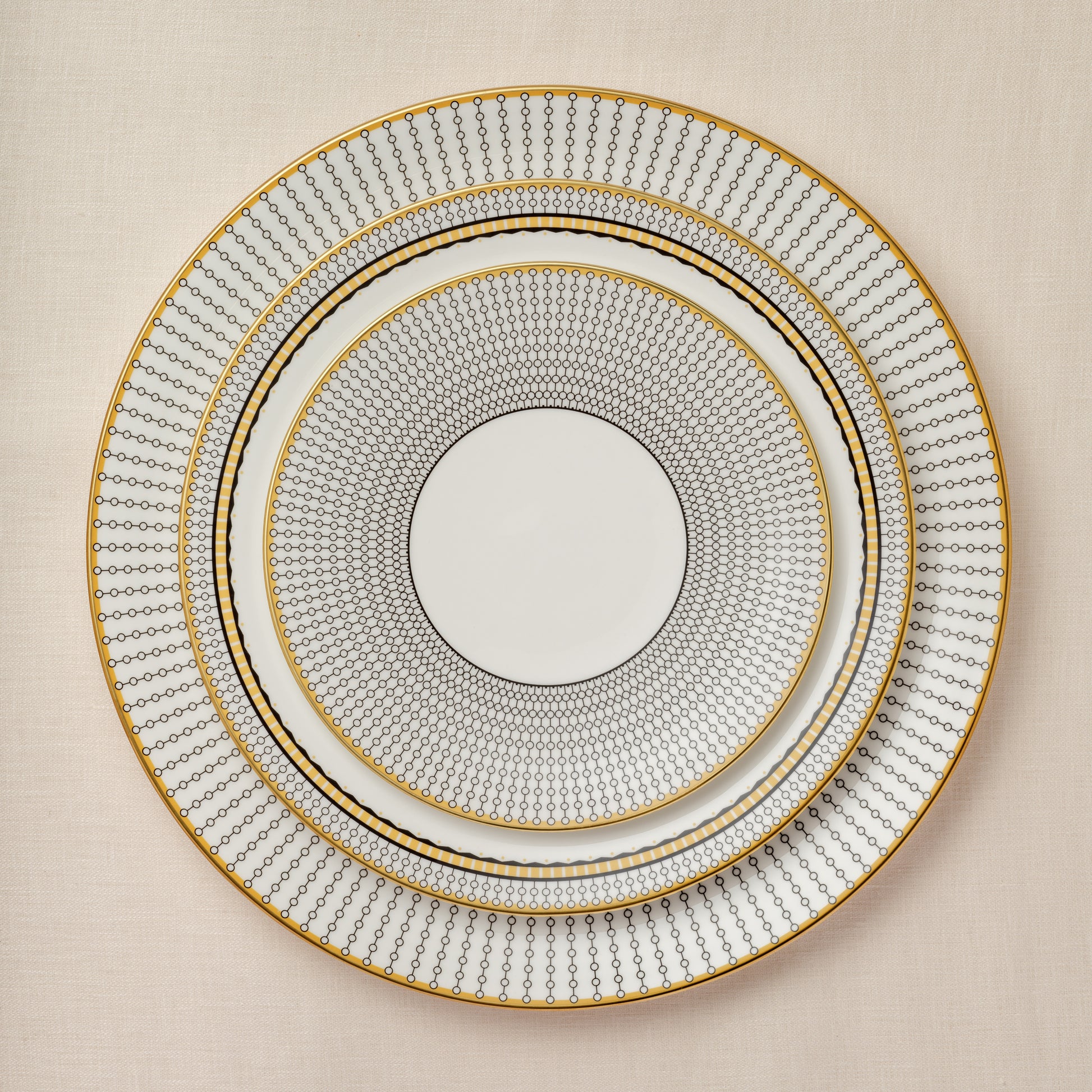 Royal Crown Derby Oscillate Onyx Rimmed Bowl (27cm) – alternate official product image