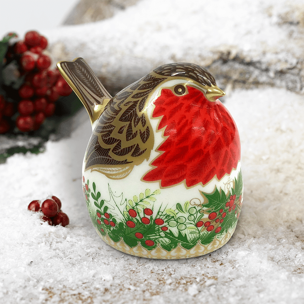 Royal Crown Derby Christmas Wreath Robin – official product image