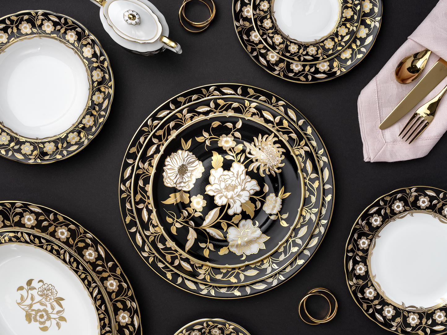 Royal Crown Derby Primrose Dinner Plate (27cm) – alternate official product image