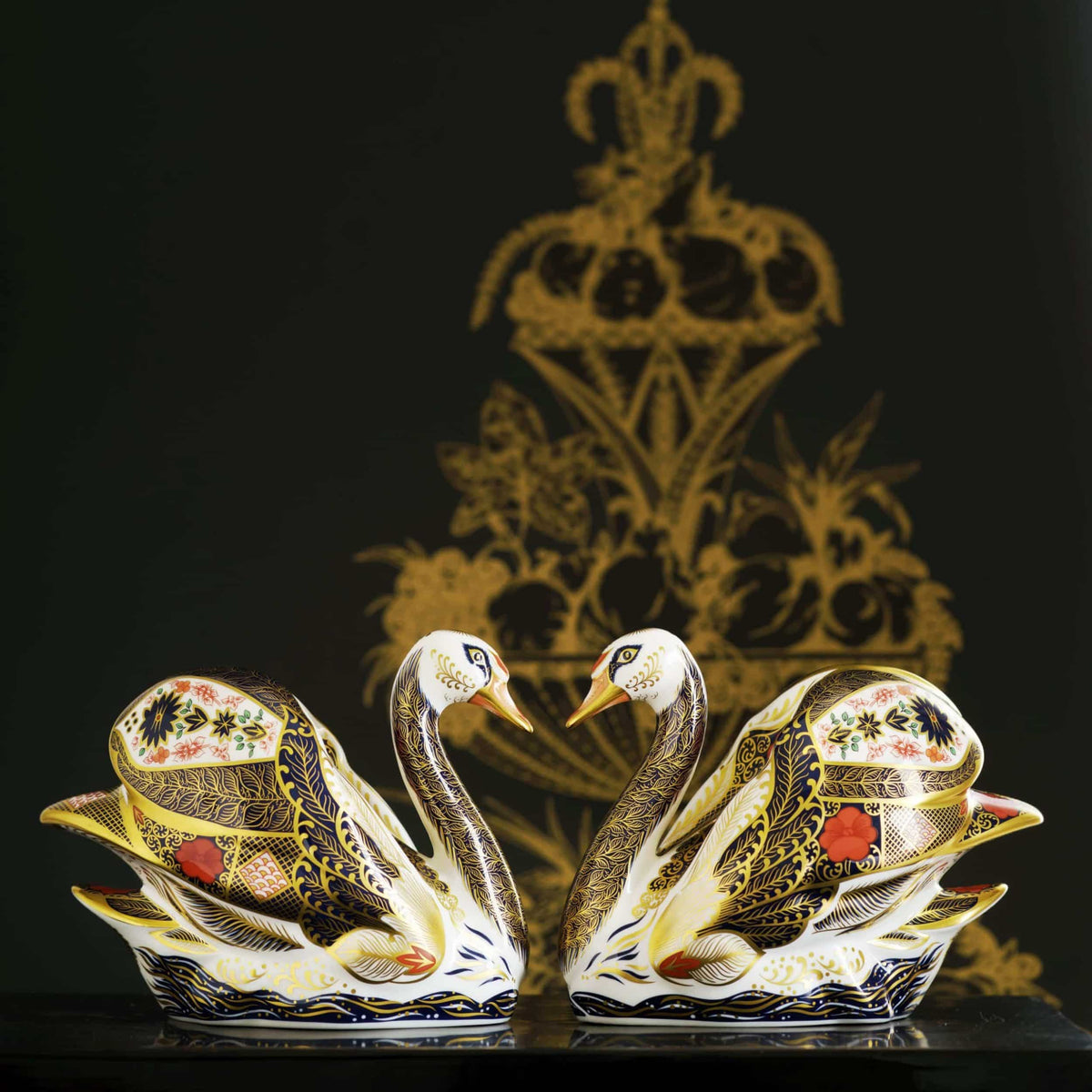 Royal Crown Derby Old Imari Solid Gold Band Swan – alternate official product image