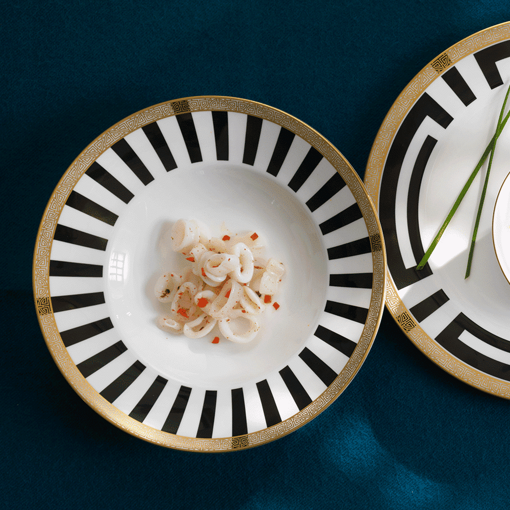 Royal Crown Derby Satori Black Dinner Plate (27cm) – alternate official product image