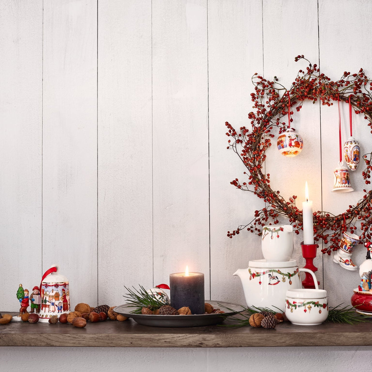 Hutschenreuther Nora Christmas Tea pot – alternate official product image