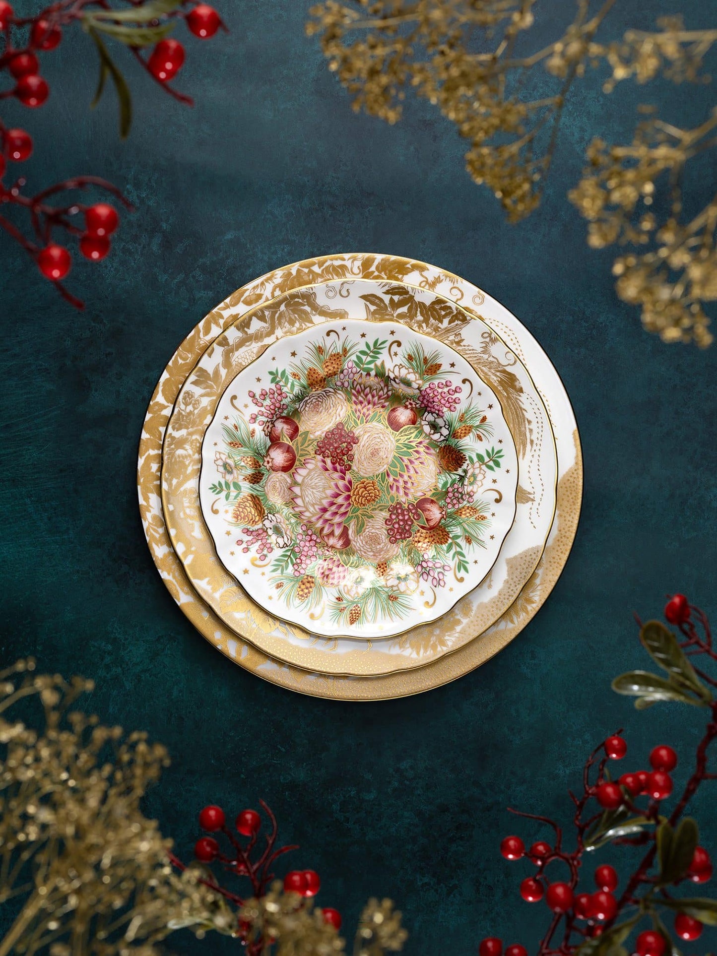 Royal Crown Derby Holiday Bouquet Accent Plate (21cm) – alternate official product image