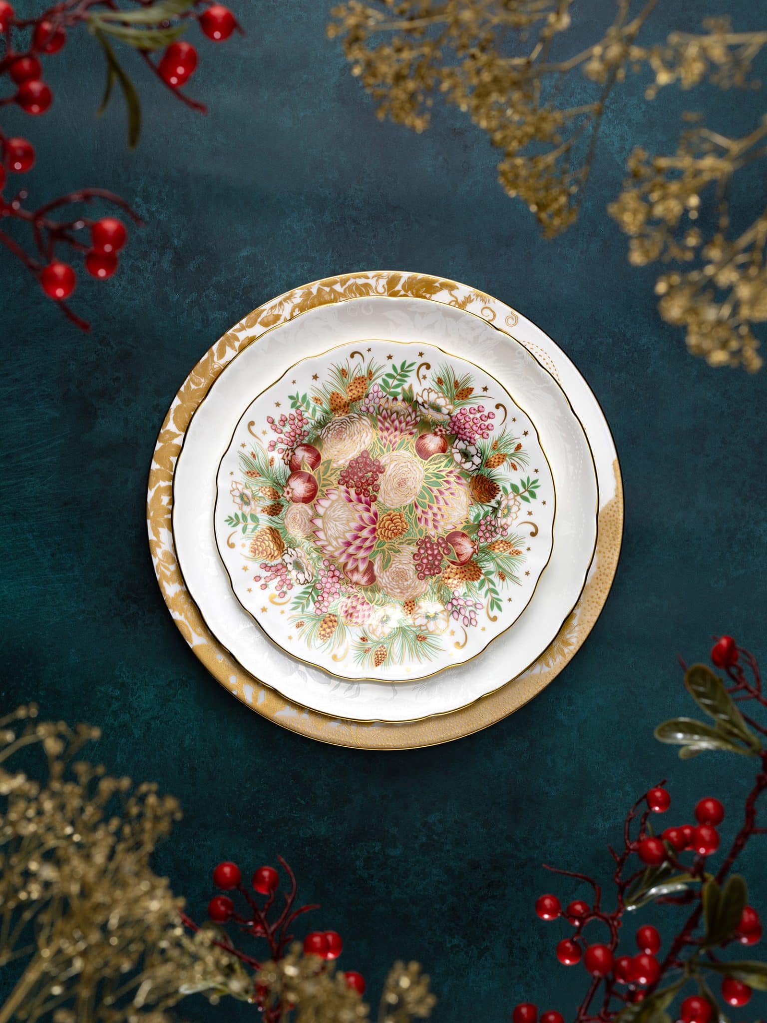 Royal Crown Derby Holiday Bouquet Accent Plate (21cm) – alternate official product image